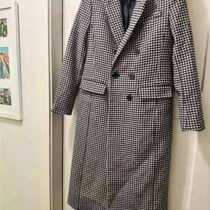 Banana Republic Black and White Houndstooth Trench Coat